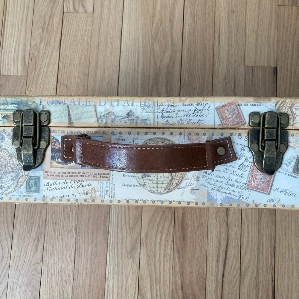 “Punch Studio Kirshner Decorative Arts ” Paris Postcards Paperboard Suitcase